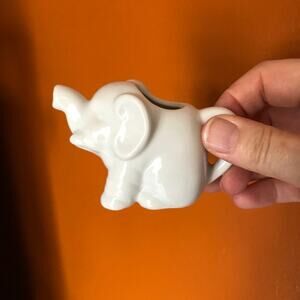 HIC porcelain mini elephant creamer (2 oz.), mini pitcher